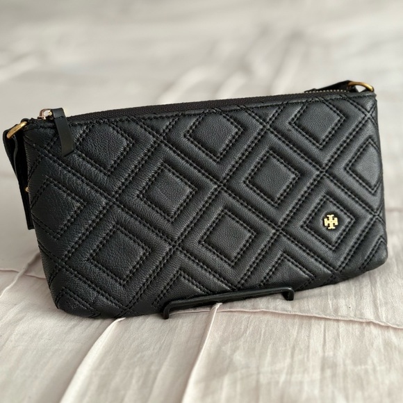 Tory Burch Kira Chevron Slim Crossbody Bag – Black Quilted Leather - Picture 2 of 10